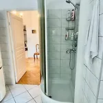 Villa Beautiful With Garden In