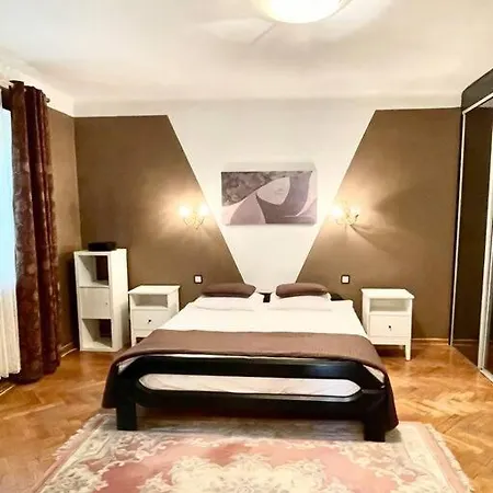 Beautiful With Garden In *