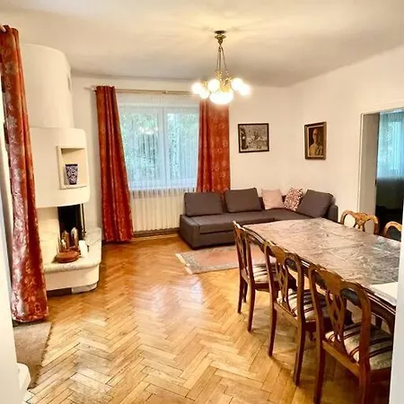 Beautiful With Garden In Villa *