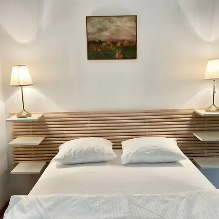 Beautiful With Garden In Milanowek