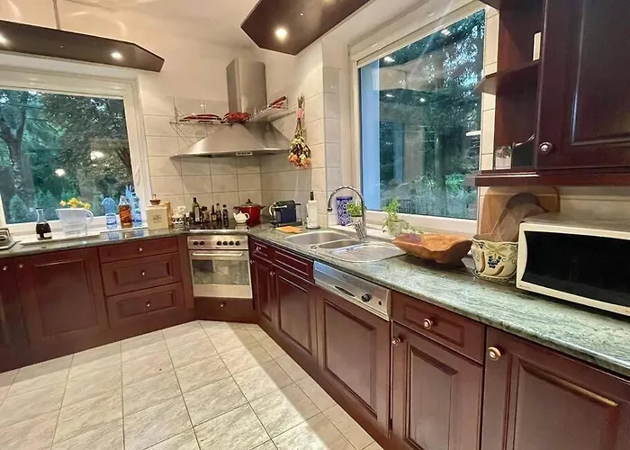 Willa Beautiful With Garden In *