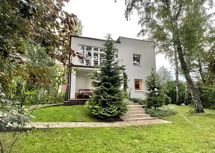 Willa Beautiful With Garden In Milanowek