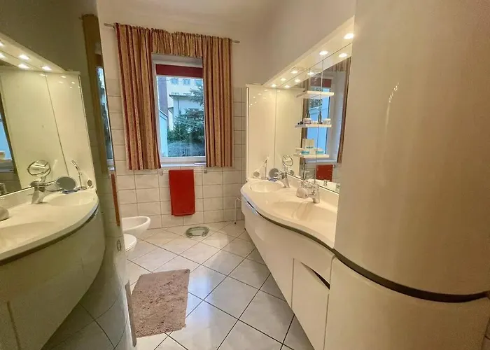 Willa Beautiful With Garden In *