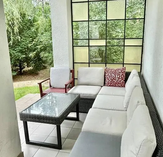 Willa Beautiful With Garden In Milanowek